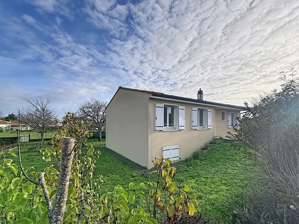 Välivaade - Semi-Subterranean House with Garden in La Rochefoucauld