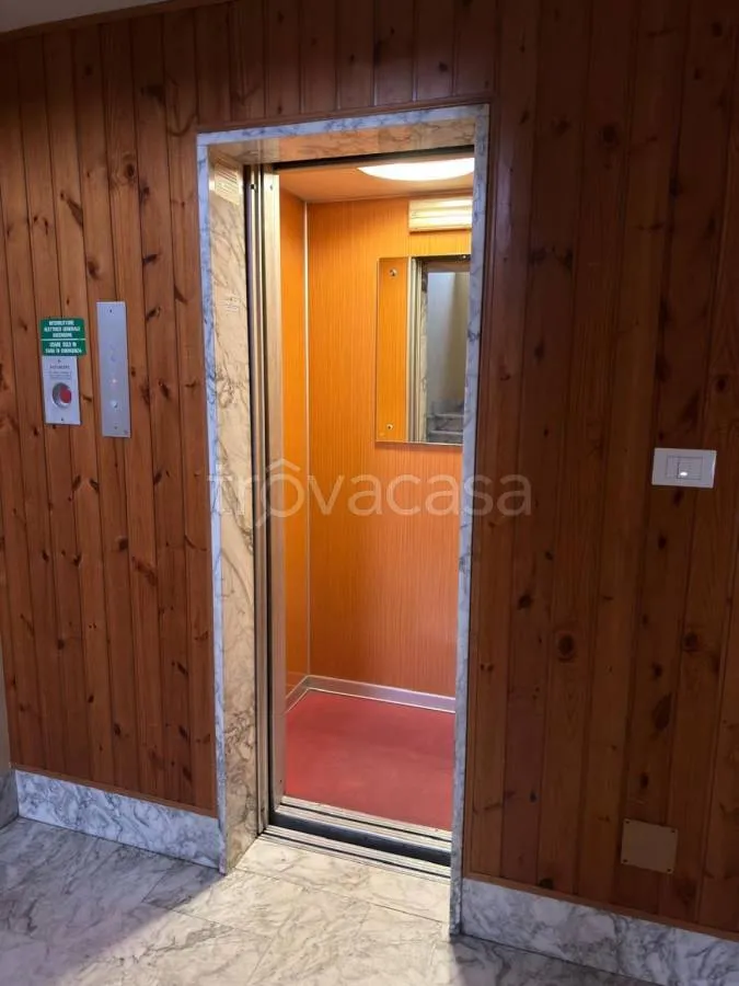 Entrée - Rearfitted Apartment with Balcony in Ciriè