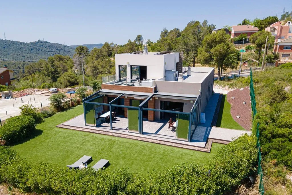 Õhuvaade - Luxury Villa with Spa in Olesa de Bonesvalls