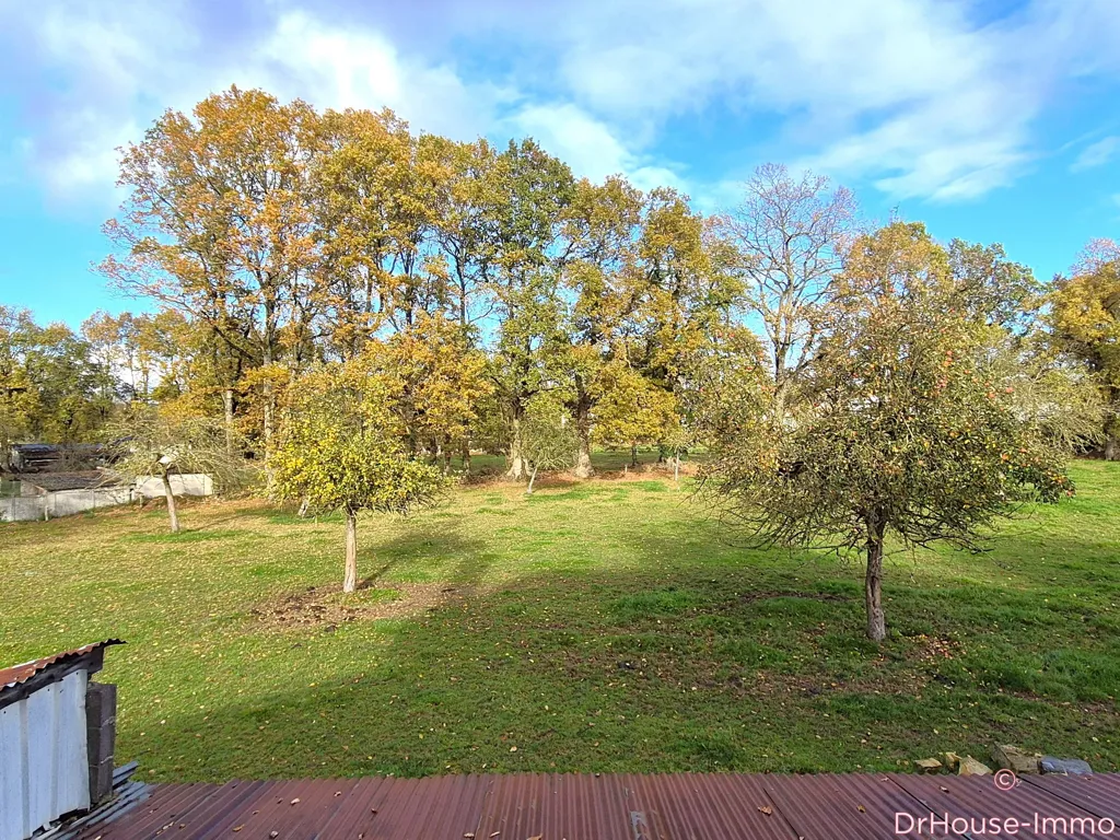 Jardin - Maison en Pierres avec Bureau et Dépendance à Domfront