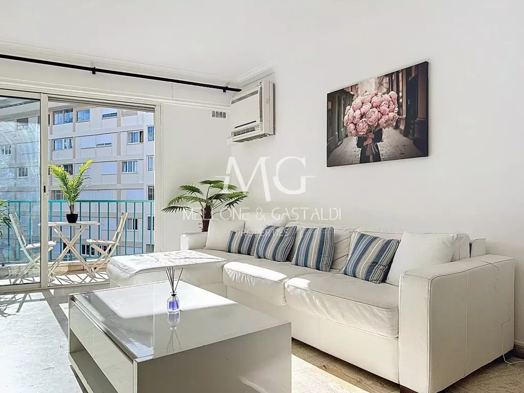 Elutuba - 3-Bedroom Seafront Apartment in Cannes