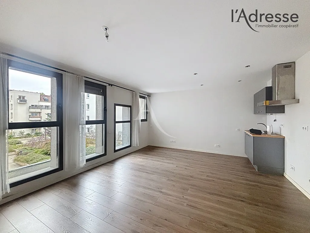 Elutuba - Studio with Parking in Suresnes Centre
