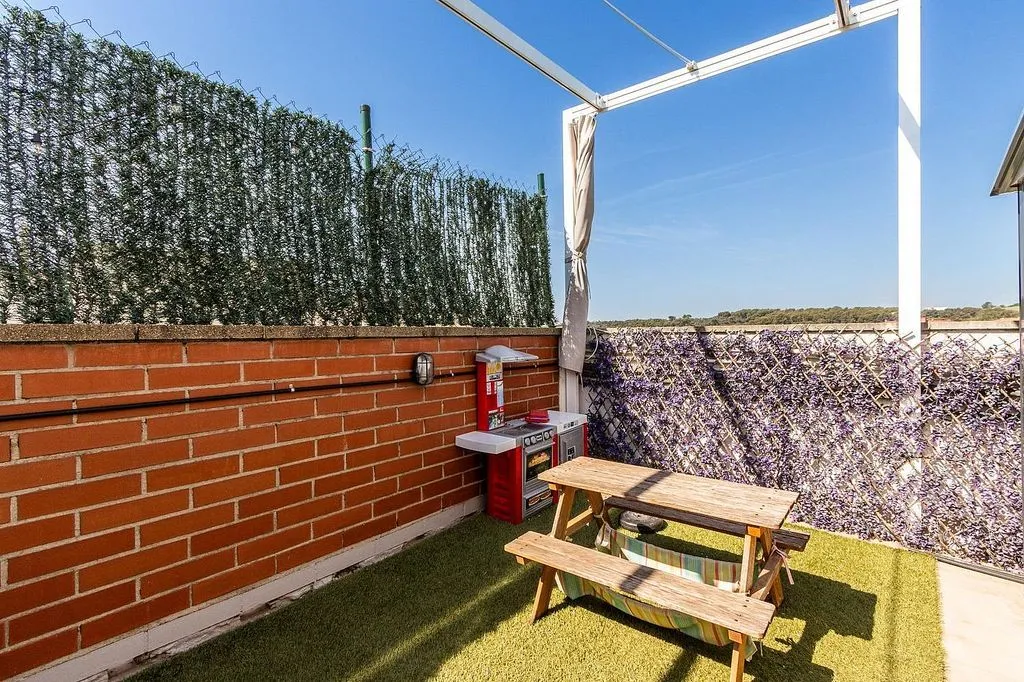 Reformed Apartment with Terrace in Polinyà
