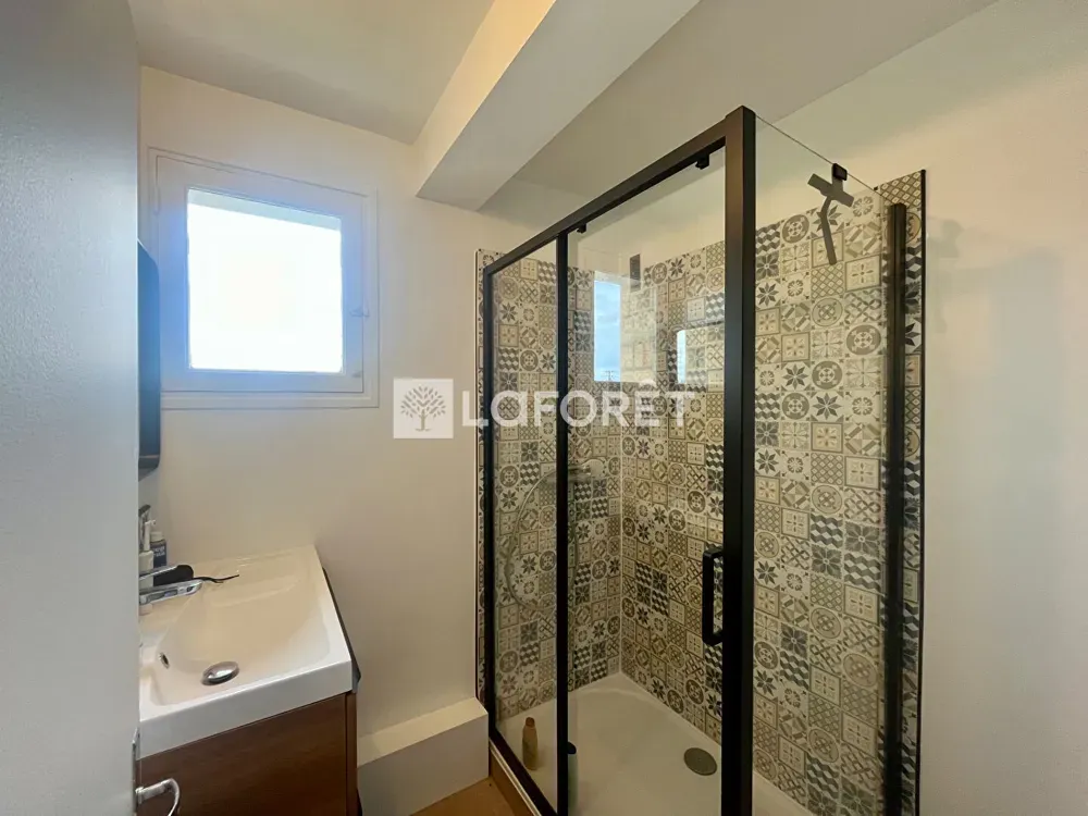 Salles de bain - Appartement Meublé en Colocation à Caen
