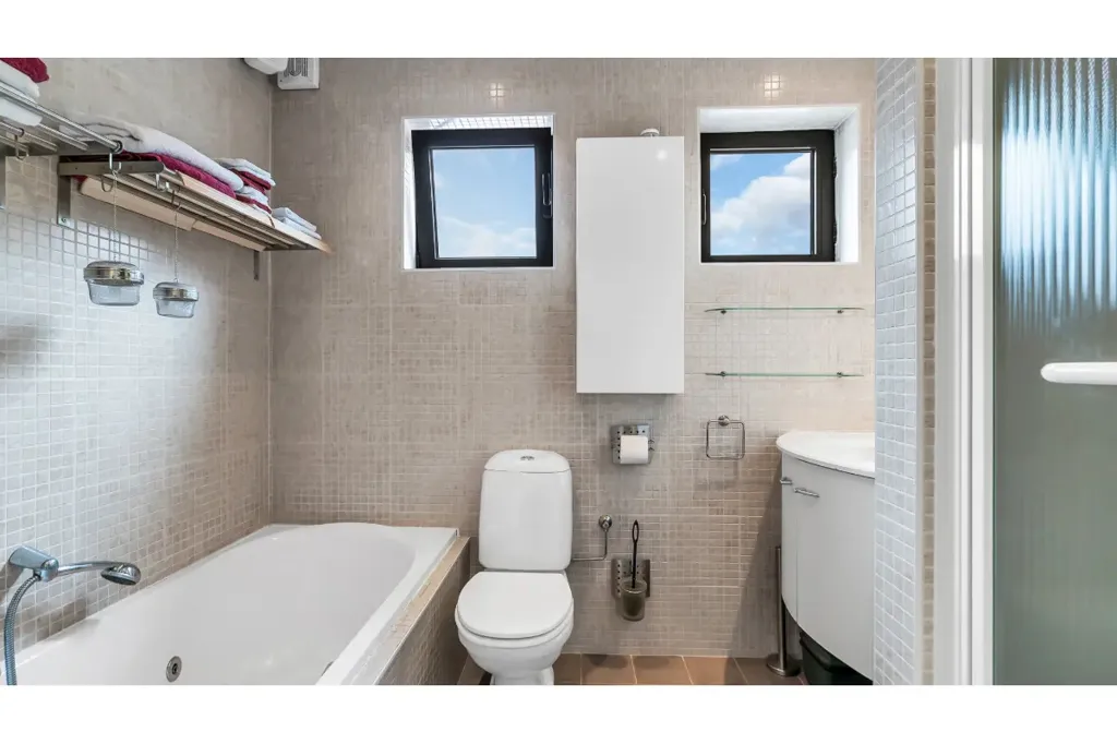 Salles de bain - Appartement avec Jardin et Terrasse à Genk