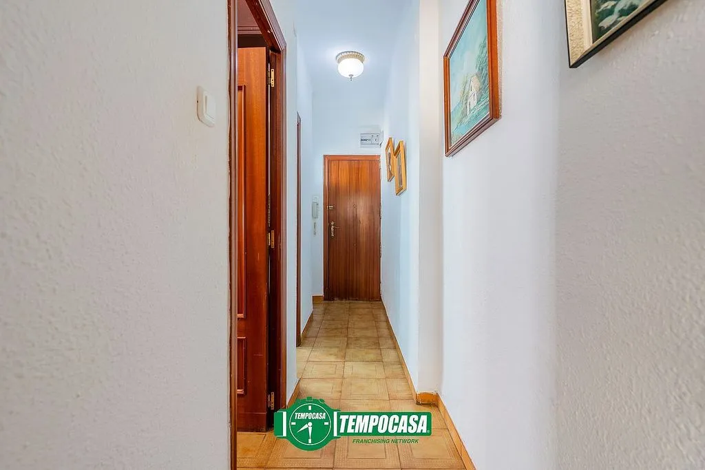 Esik - Apartment with Balcony in Ayora, Valencia