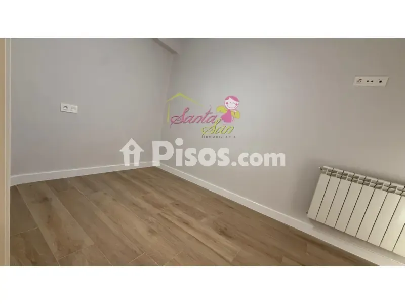 Zimmer - New Flat with Balcony in Salamanca