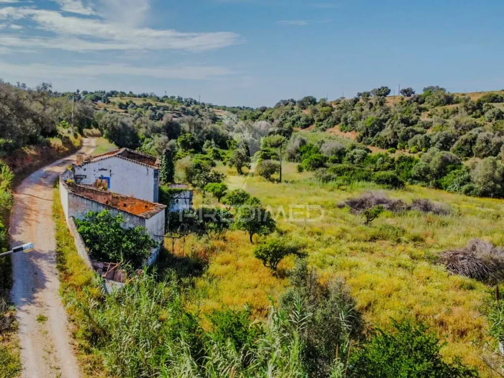 Õhuvaade - Ruined Property with Large Plot in Alcantarilha