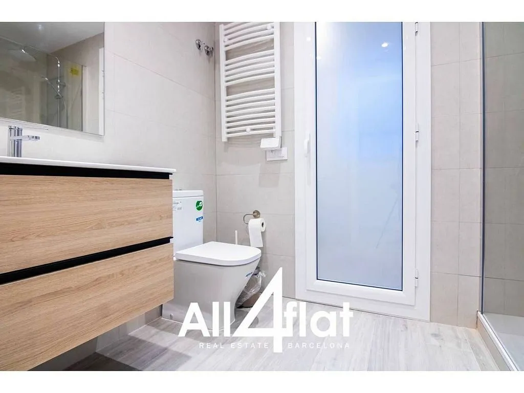 Salles de bain - Furnished Flat with Balcony in El Raval