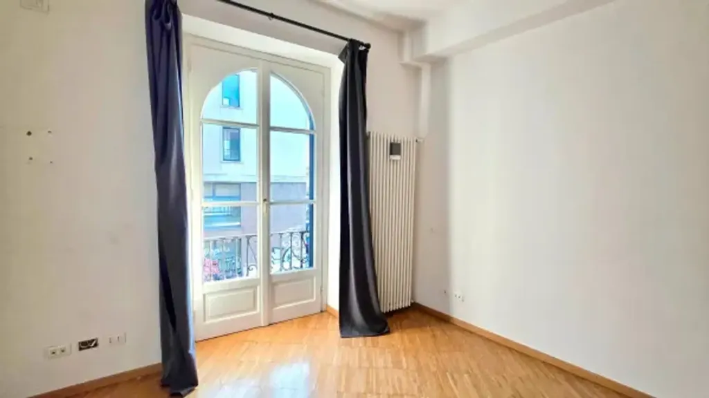 Pièces - Modernised Studio with Balcony in Milan