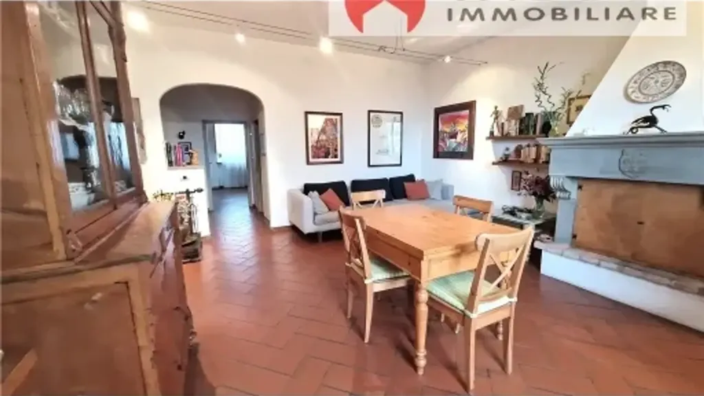 Salle à manger - Panoramic 4-Room Apartment in Scandicci