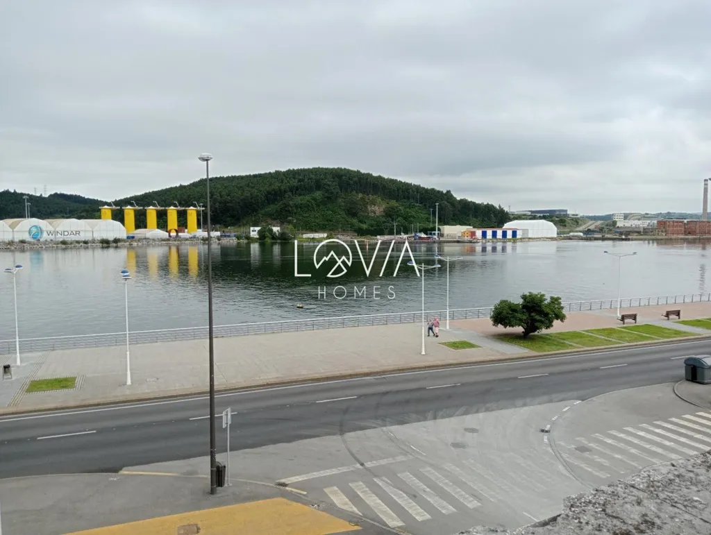 Stanze - Multi-Storey Building with River Views in Avilés