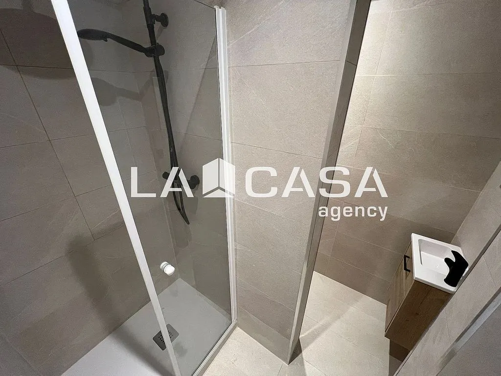 Loft in Reform with AC in Carrer de Velia
