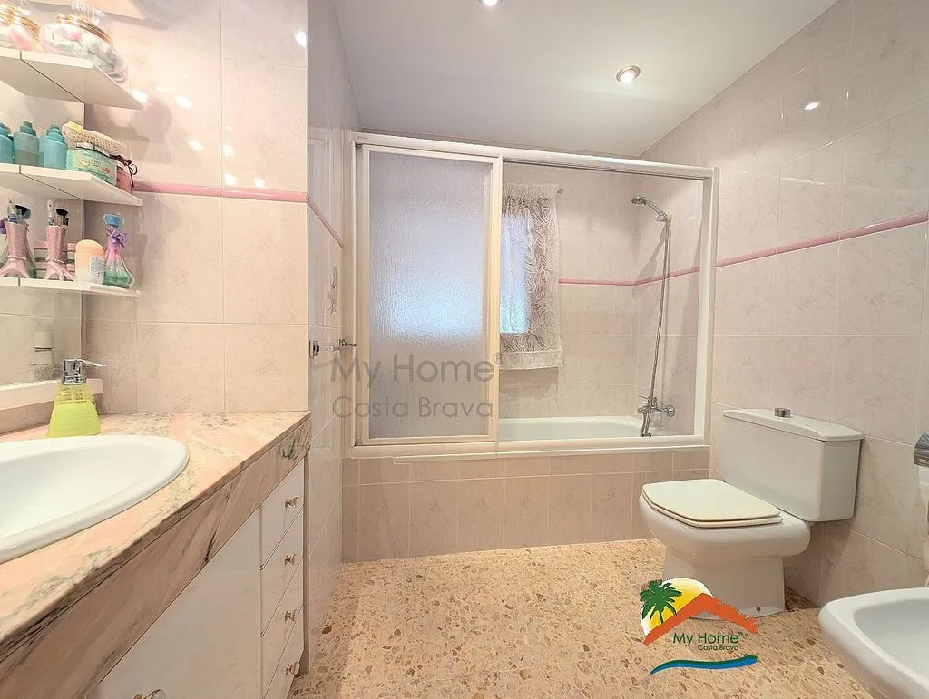 Bagni - Chalet with Pool and Terrace in Aiguaviva Parc