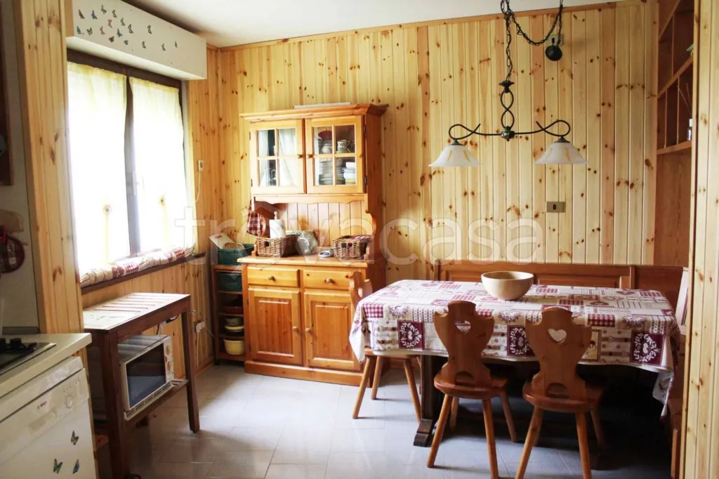 Sala da pranzo - Bright Apartment with Terrace in Bagnolo Piemonte
