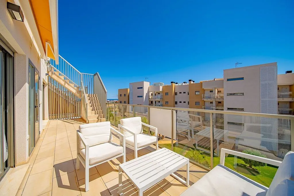 Rõdu - Penthouse with Pool in Campos de Golf