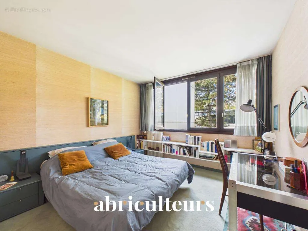 Camere da letto - Penthouse Apartment with Panoramic View in Garches