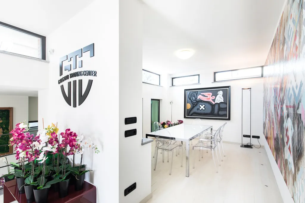 Dining Room - Luxury Villa with Indoor Pool in Pantigliate
