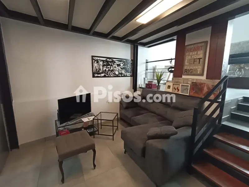 Elutuba - Reformed Duplex with West View in Malasaña