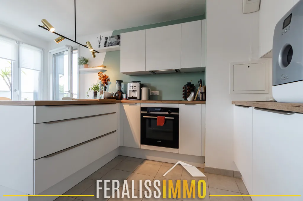 Kitchen - Flat with Large Terrace in Sought-After Area