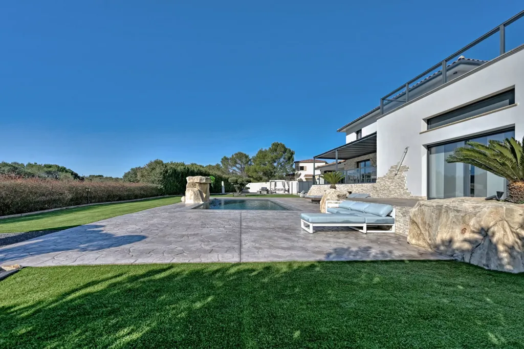 Piscina - Prestigious Villa with Pool near Uzès
