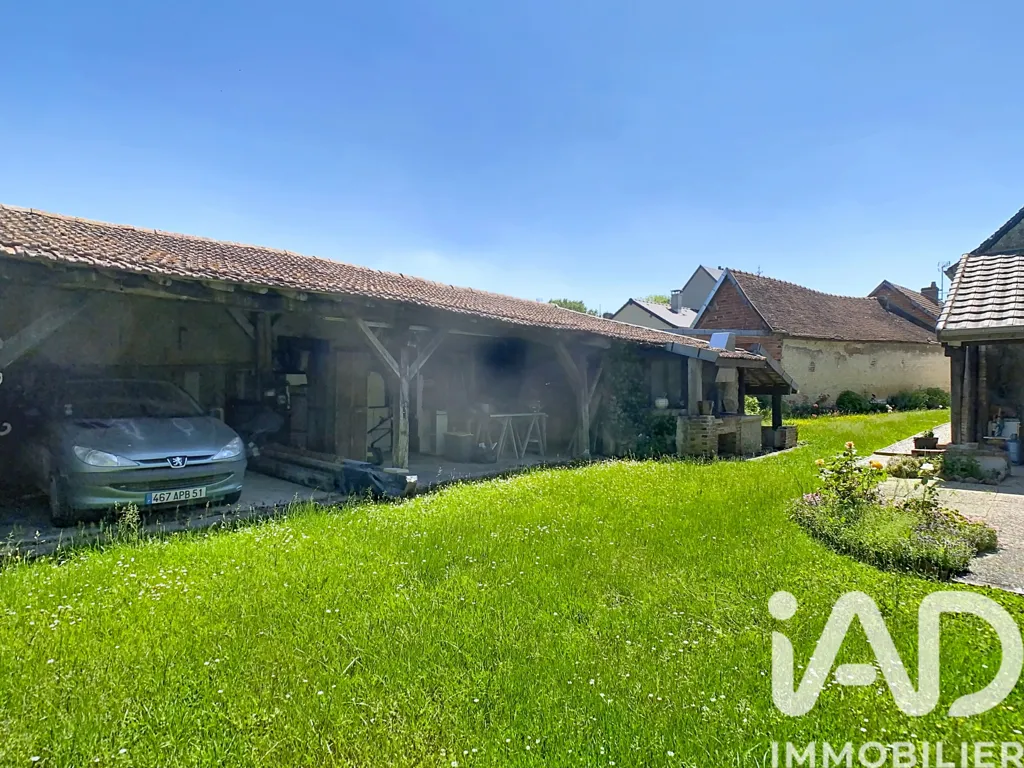 Jardin - Maison de village avec terrasse à Pleurs