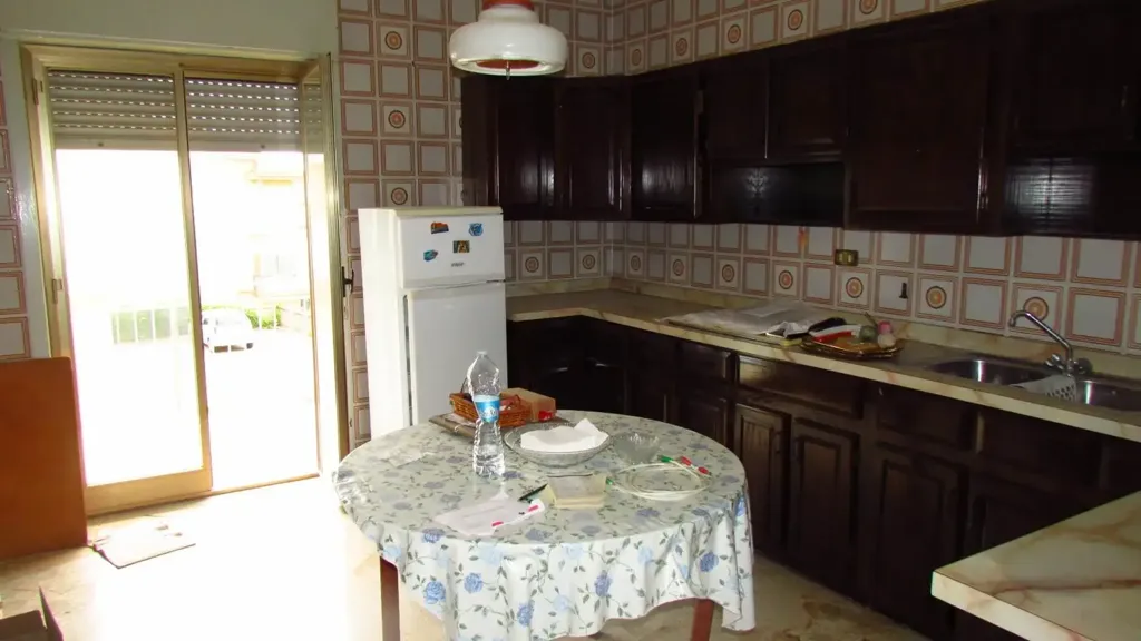 Köök - 7-Room Apartment with Balcony in Sciacca