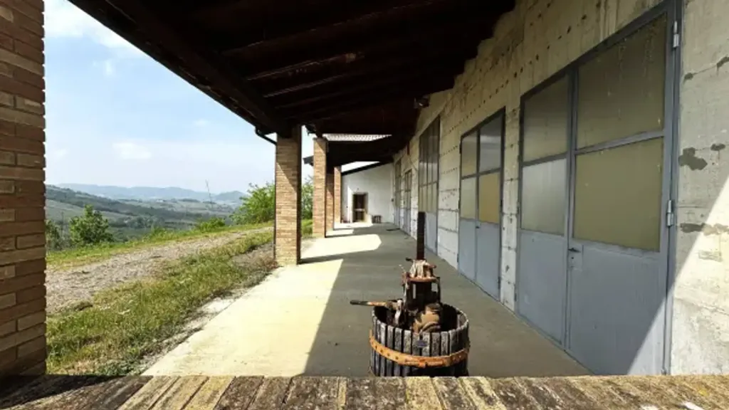 Terrass - Rustic Villa with Panoramic Terraces in Montalto Pavese