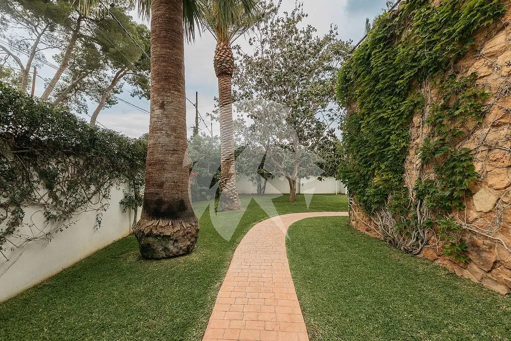 Aed - Chalet with Pool and Terrace in Montepilar
