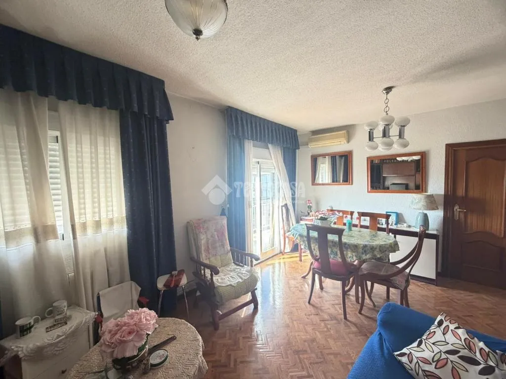 Salle à manger - Two-Bedroom Flat in Central Madrid