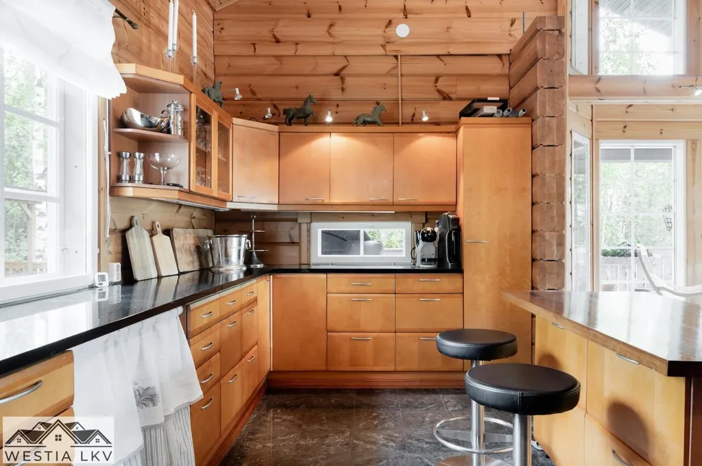 Cucina - Contemporary Timber House with Balcony in Hyvinkää