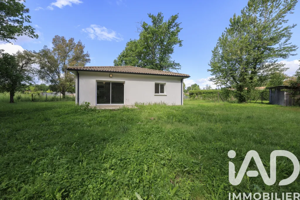Jardin - Villa Contemporaine avec Terrain à Chamadelle