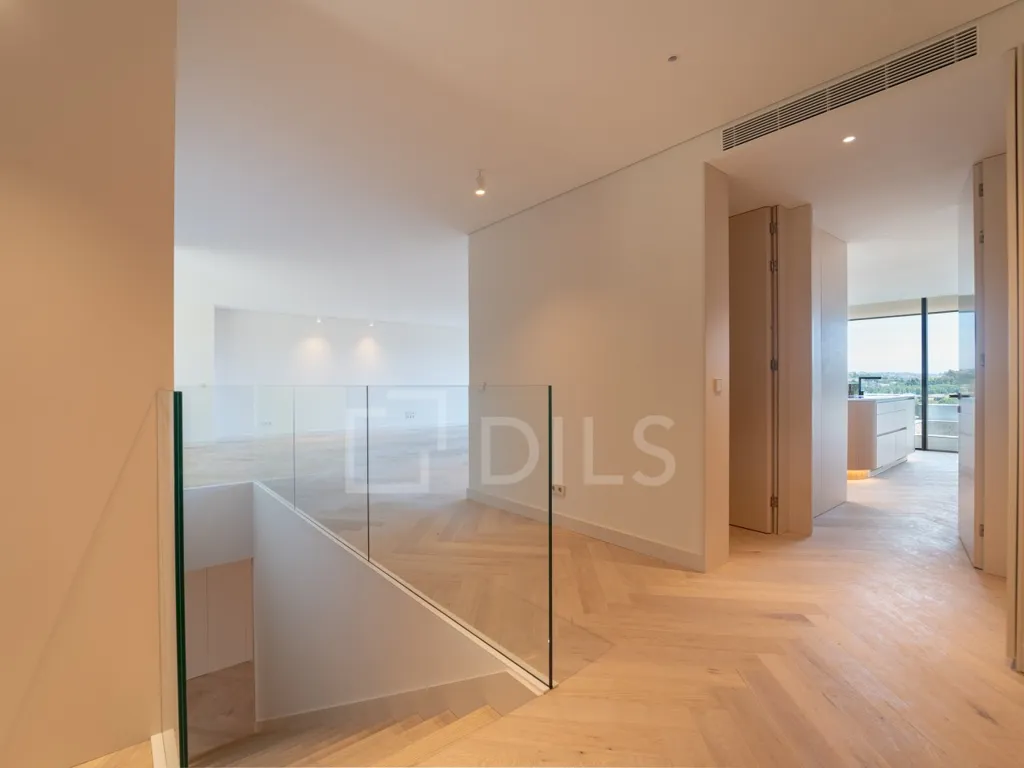 Esik - Luxury Apartment with River Views in Porto