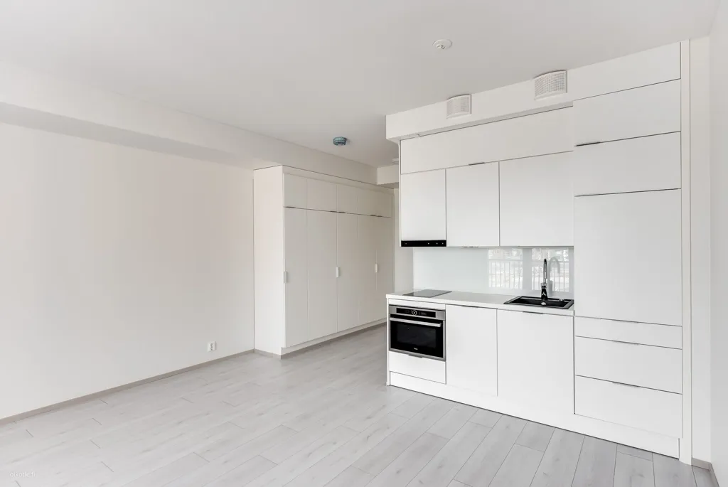 Cuisine - Bright Studio Flat with Balcony in Oulu