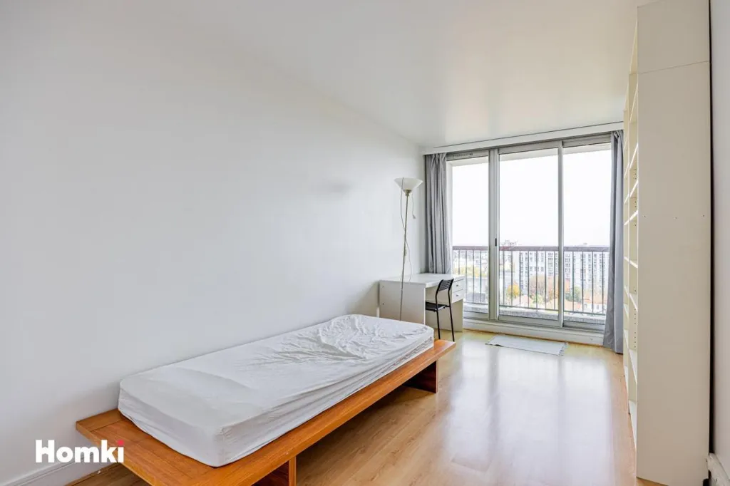 Chambres - Appartement T5 avec Balcons à Villejuif