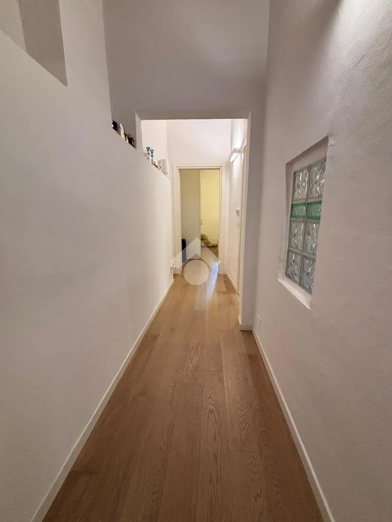 Esik - Renovated Ground Floor Flat in Bologna