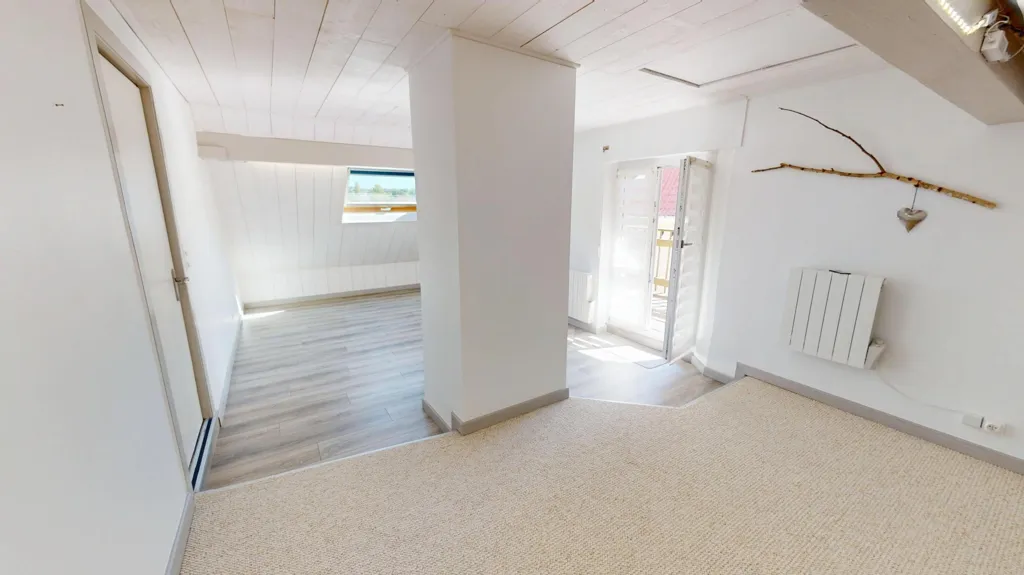 Entrée - Triplex avec Grand Extérieur au Cœur de Didenheim