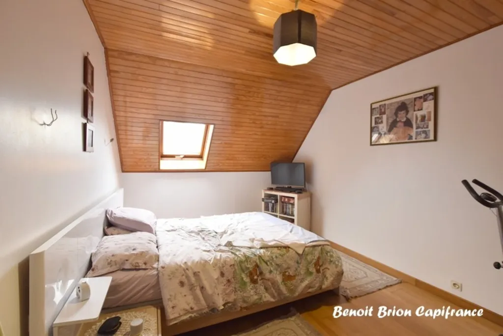 Chambres - Maison Rénovée avec Jardin à Louvigné-du-Désert