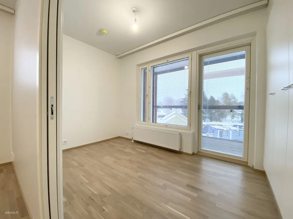 Pièces - East-Facing Balcony Flat in Tampere