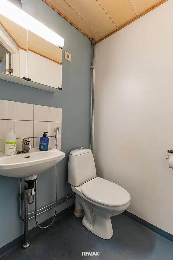 Salles de bain - End-Unit Apartment with Sauna in Tarvasjoki Centre