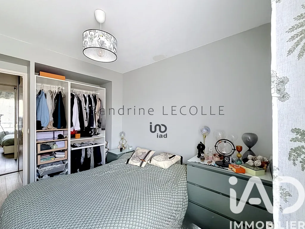 Chambres - Appartement Rénové avec Terrasse à Chessy