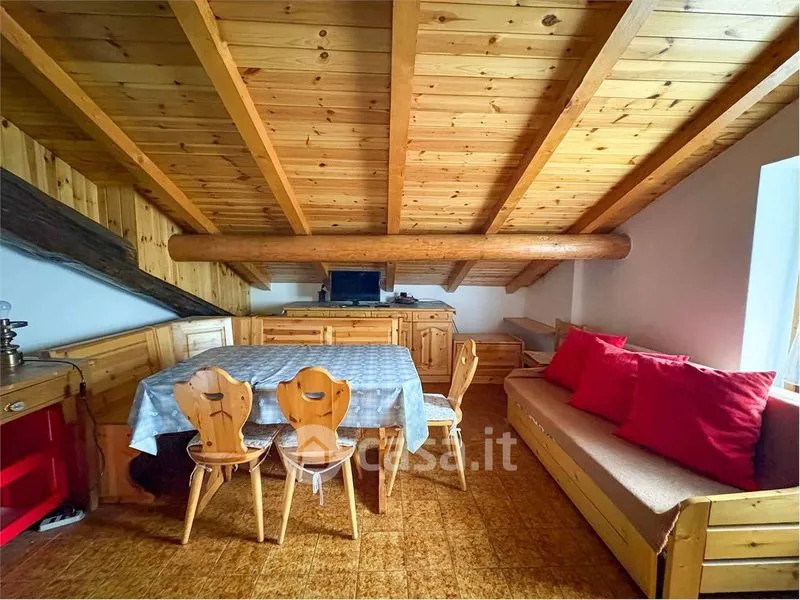 Salle à manger - Mountain View Apartment with Private Garage in Campodolcino