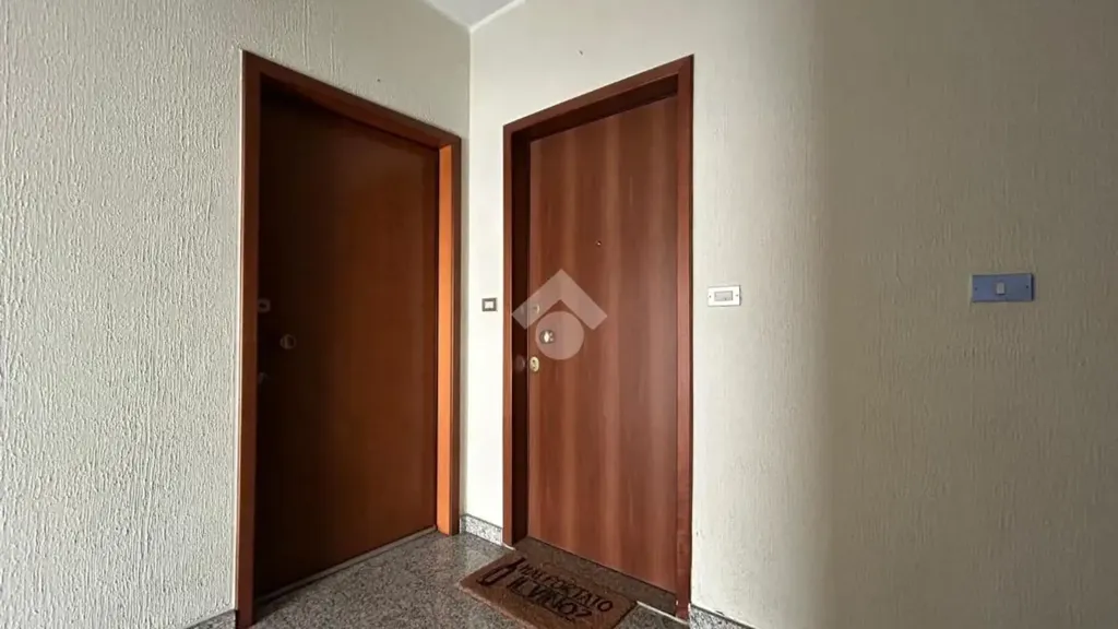 Ingresso - South-Facing Apartment with Balcony in Cosenza