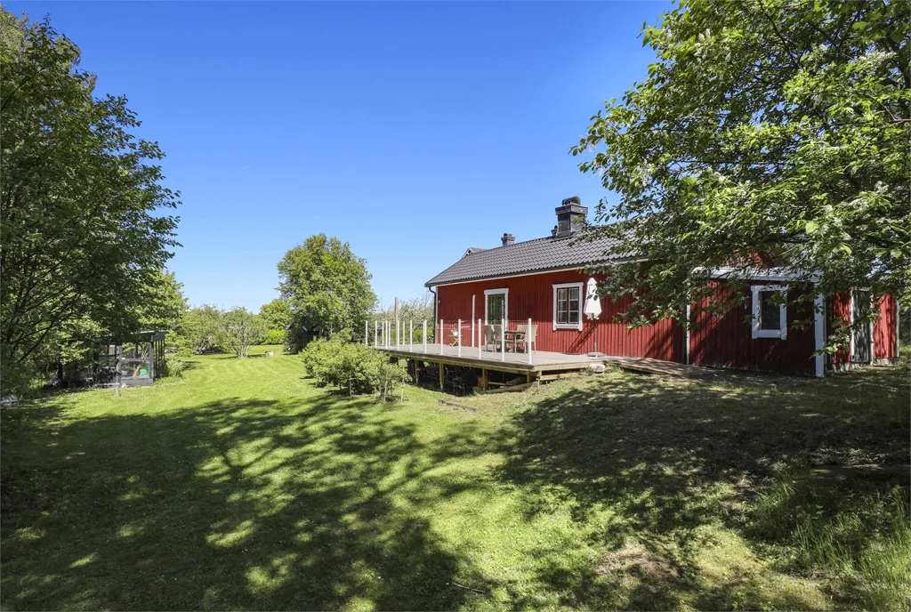 Aed - Villa with Waterfront View in Östhammar