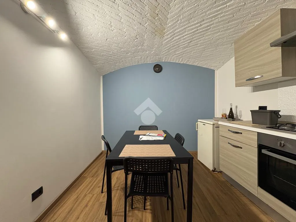 Köök - Semi-Independent House with Private Courtyard in Caravino