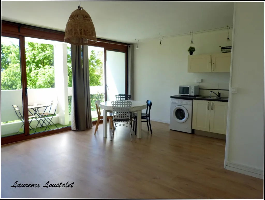 Cuisine - Appartement T2 avec Balcon à Pau