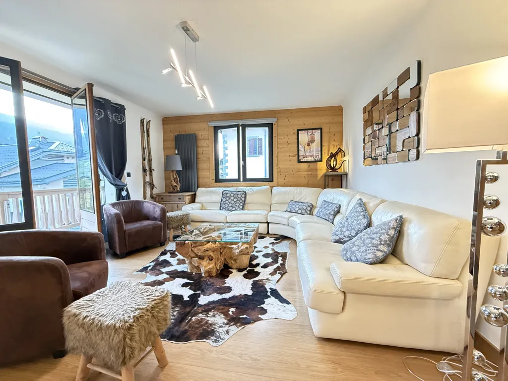 Séjour - Appartement Rénové avec Balcon à Praz-sur-Arly