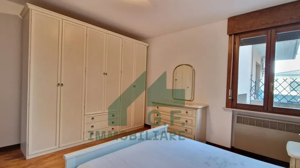 Chambres - Apartment with Terrace in Lanzago Centre