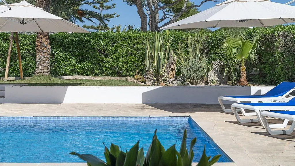 Piscine - Modernised Ibicenco Villa with Pool in Cala d'Or