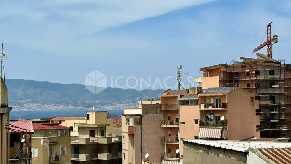 Balcony - Spacious Apartment with Balconies in Reggio Calabria